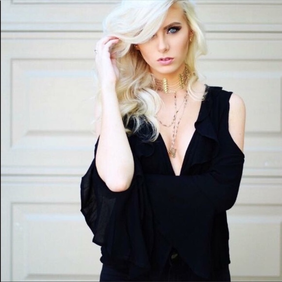 Black blouse - Picture 1 of 3
